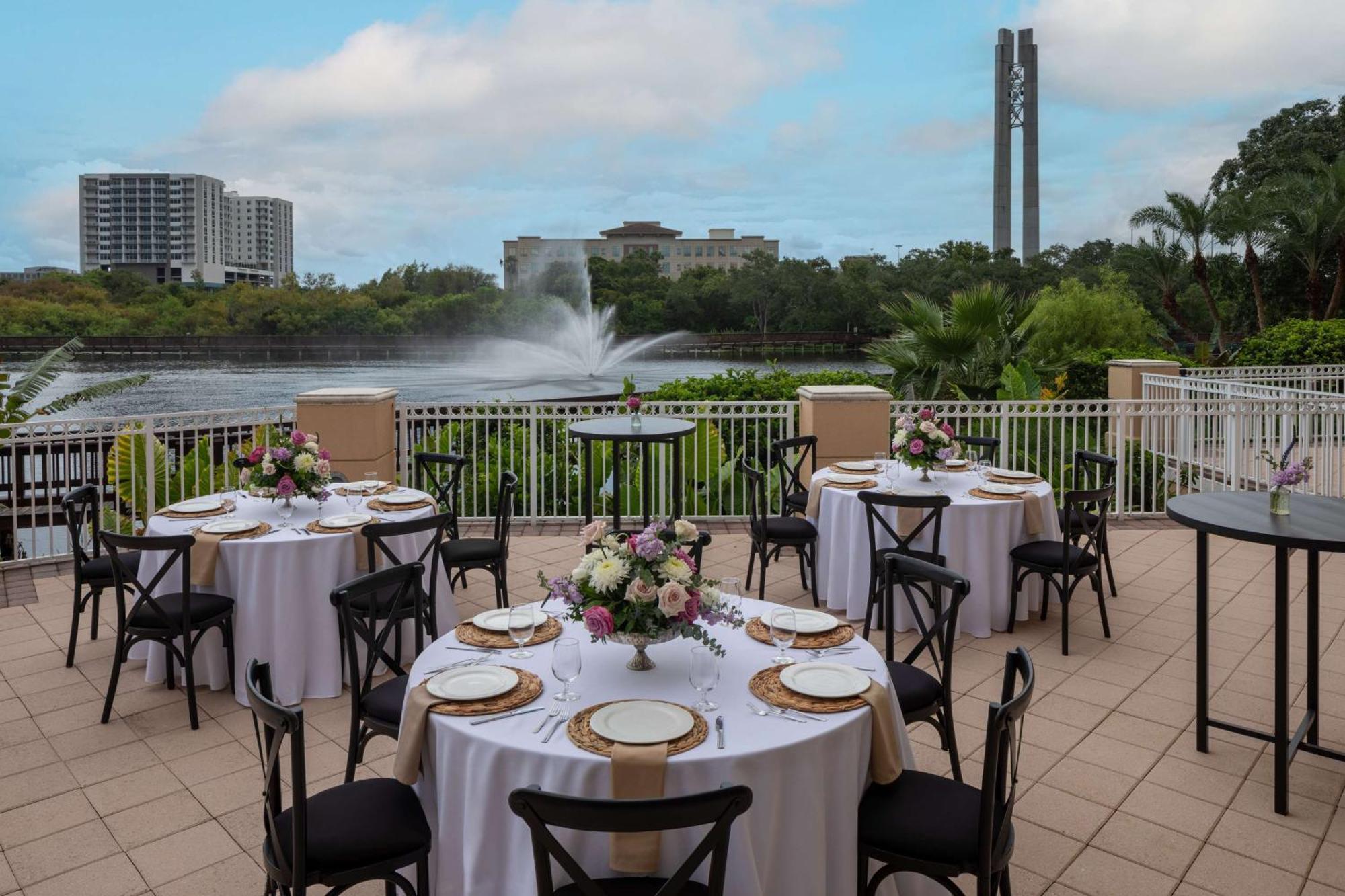 Hotel Hilton St. Petersburg Carillon Park Extérieur photo
